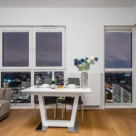 Modern Kasprzaka 29 *