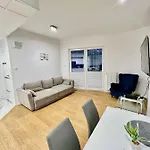 Modern Kasprzaka 29
